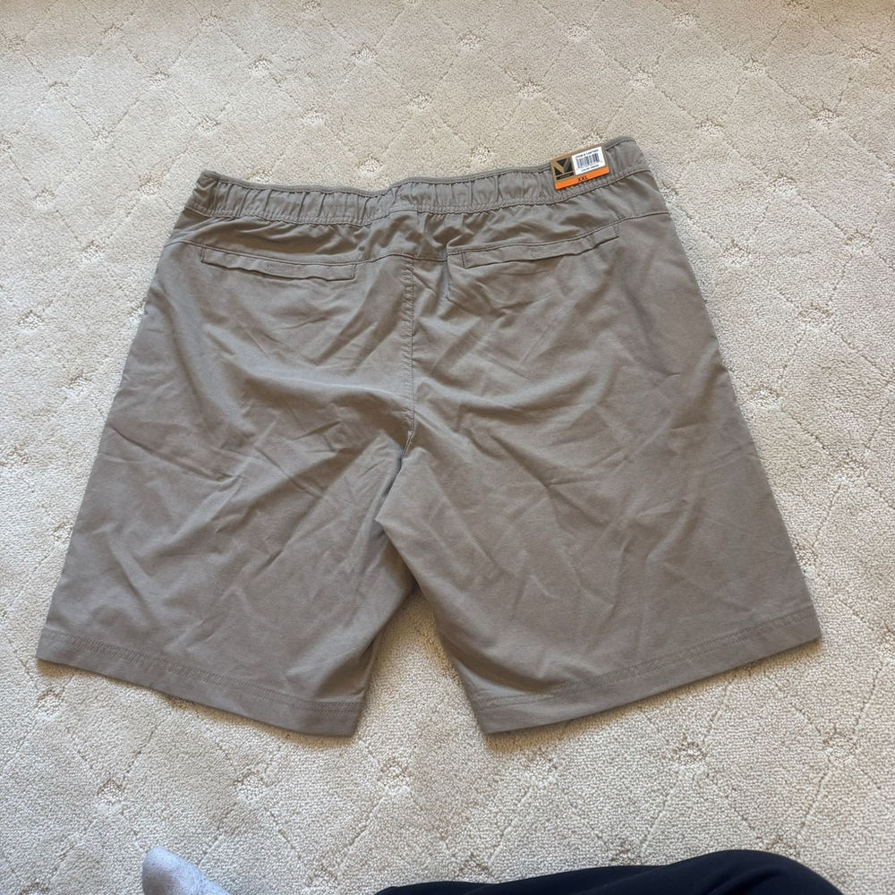 NWT VOYAGER Men's Sz:XXL 50+ UV Protection Stretch Travel Shorts Pull on Khaki - Picture 7 of 9